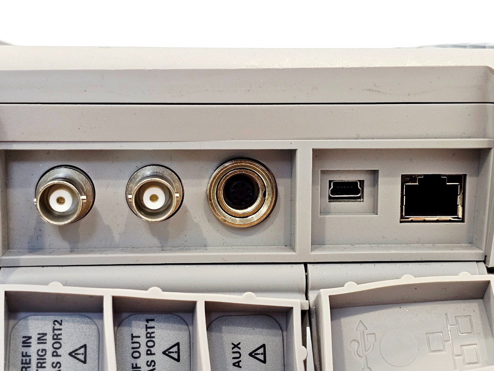 Rohde & Schwarz ZVH4 Cable and Antenna Analyzer 100kHz - 3.6GHz Options K40 K1