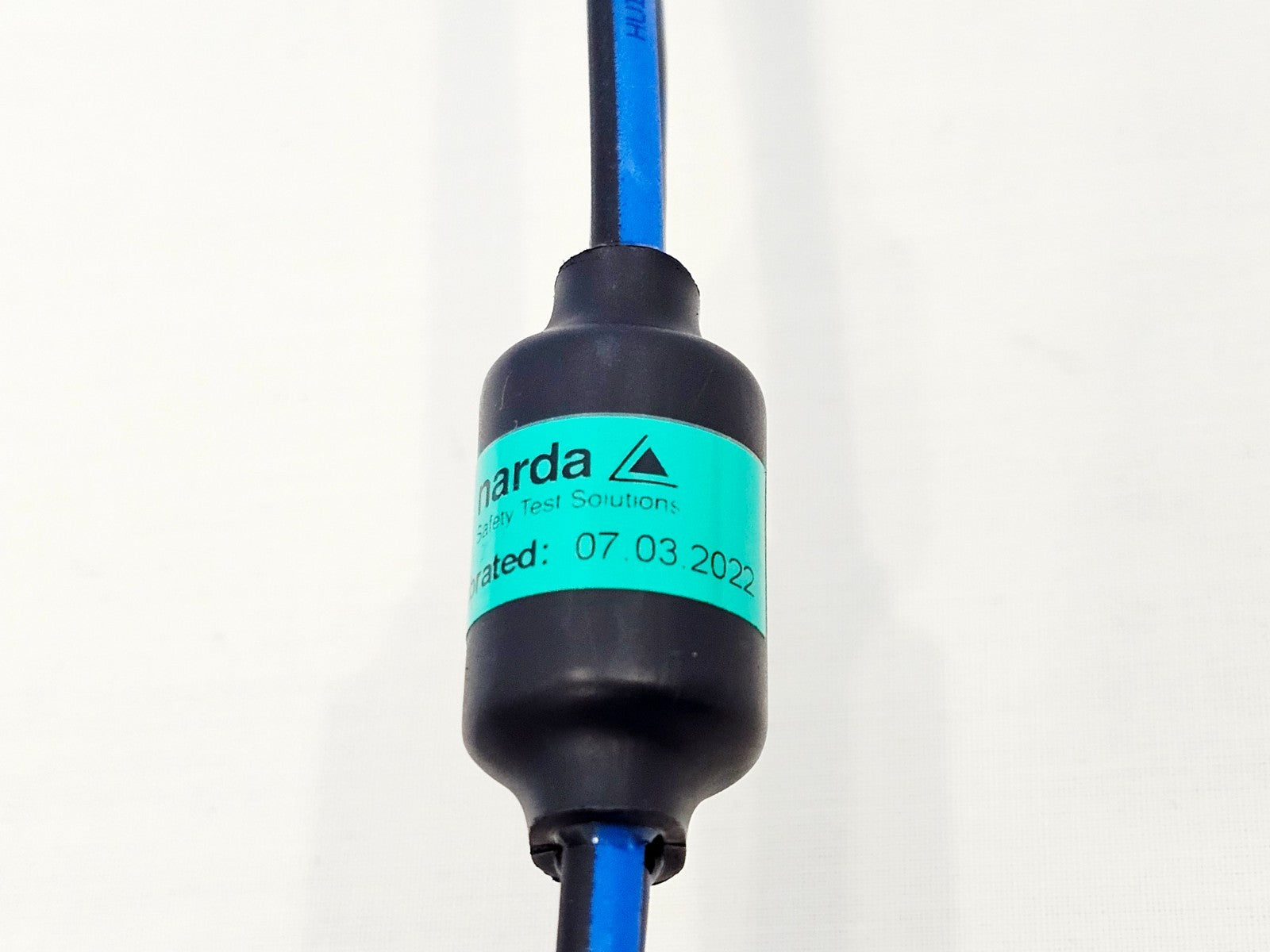 Narda 3501/03 radiation detector accessories and included items