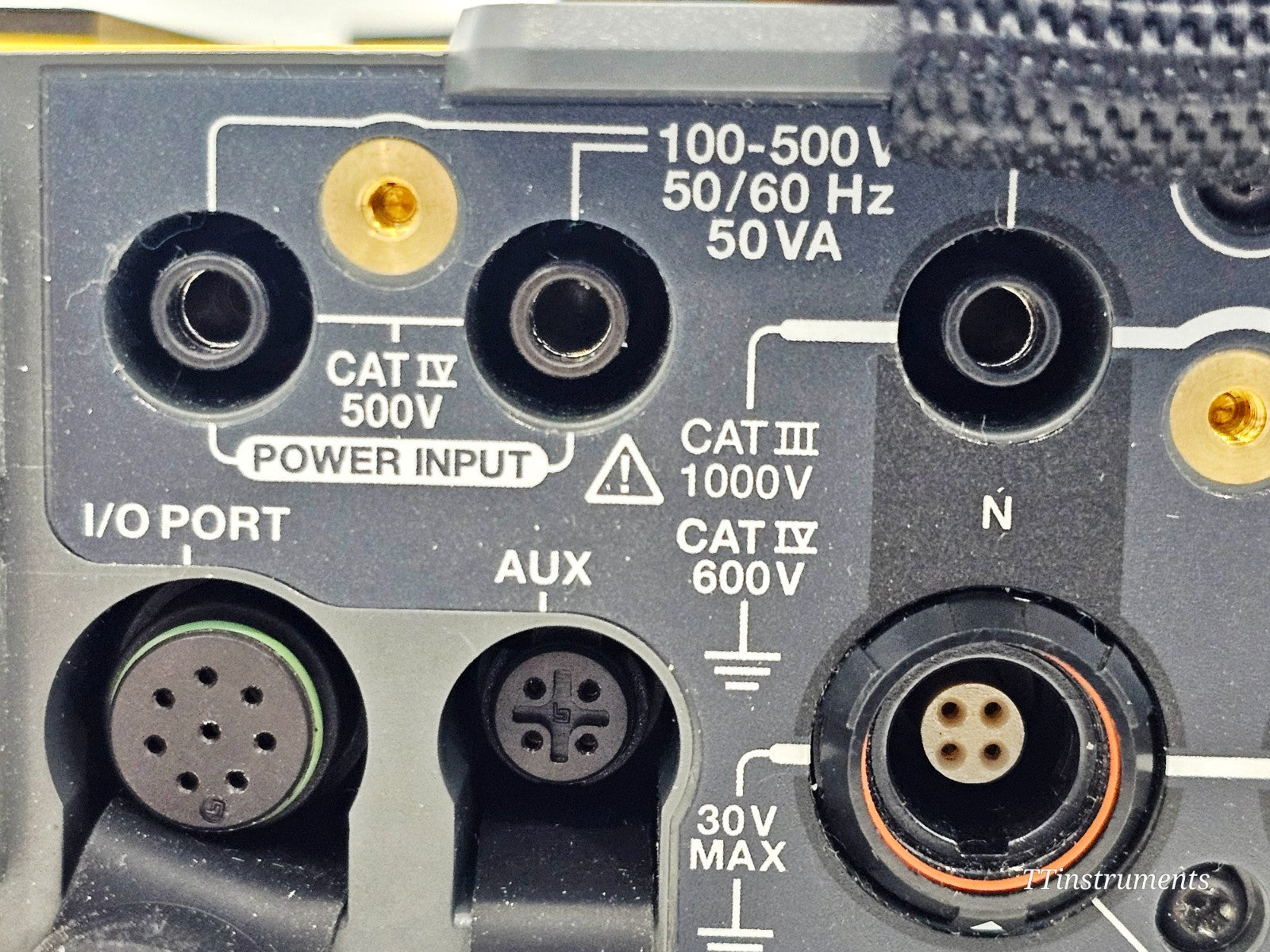 Fluke 1748 power quality analyser accessory leads and clamps included