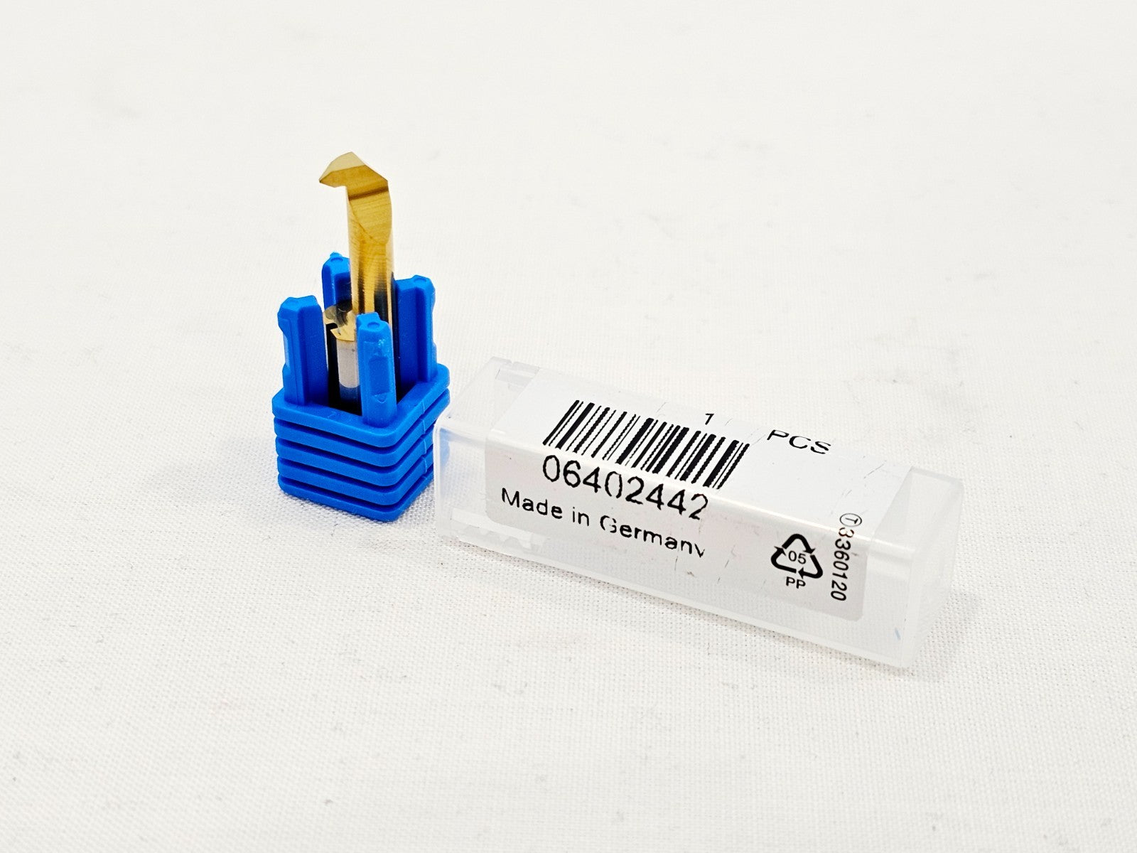 Iscar PICCO R007.0815-15 IC228 solid carbide threading bar removed from case showing TiN-coated tip