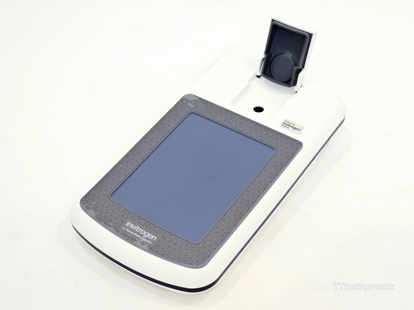 Invitrogen Qubit fluorometer side profile view benchtop nucleic acid quantification