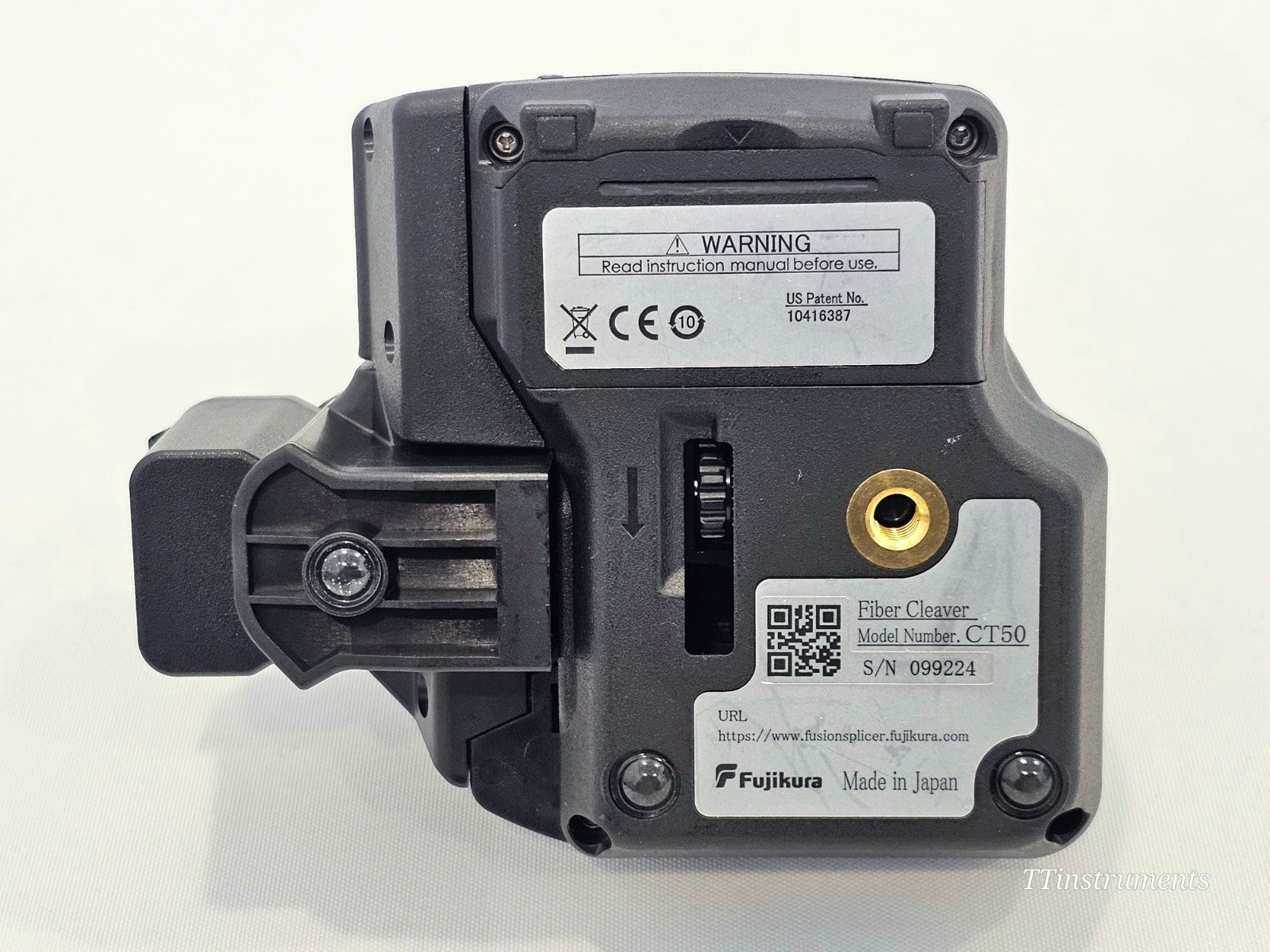 Fujikura FSM-22S fusion splicer complete kit including CT-50 cleaver, AC adapter, case, and work tray