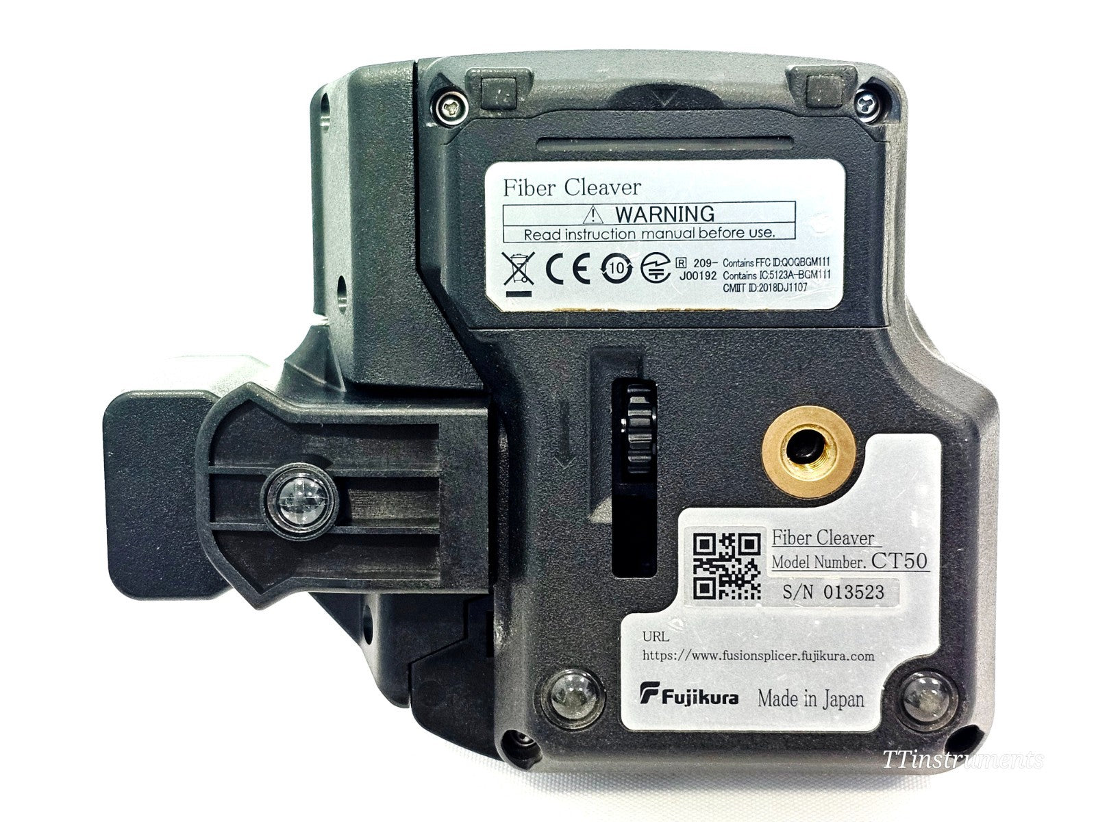 Fujikura CT50 fibre cleaver rear label showing model CT50, serial number 013523, CE mark, Made in Japan