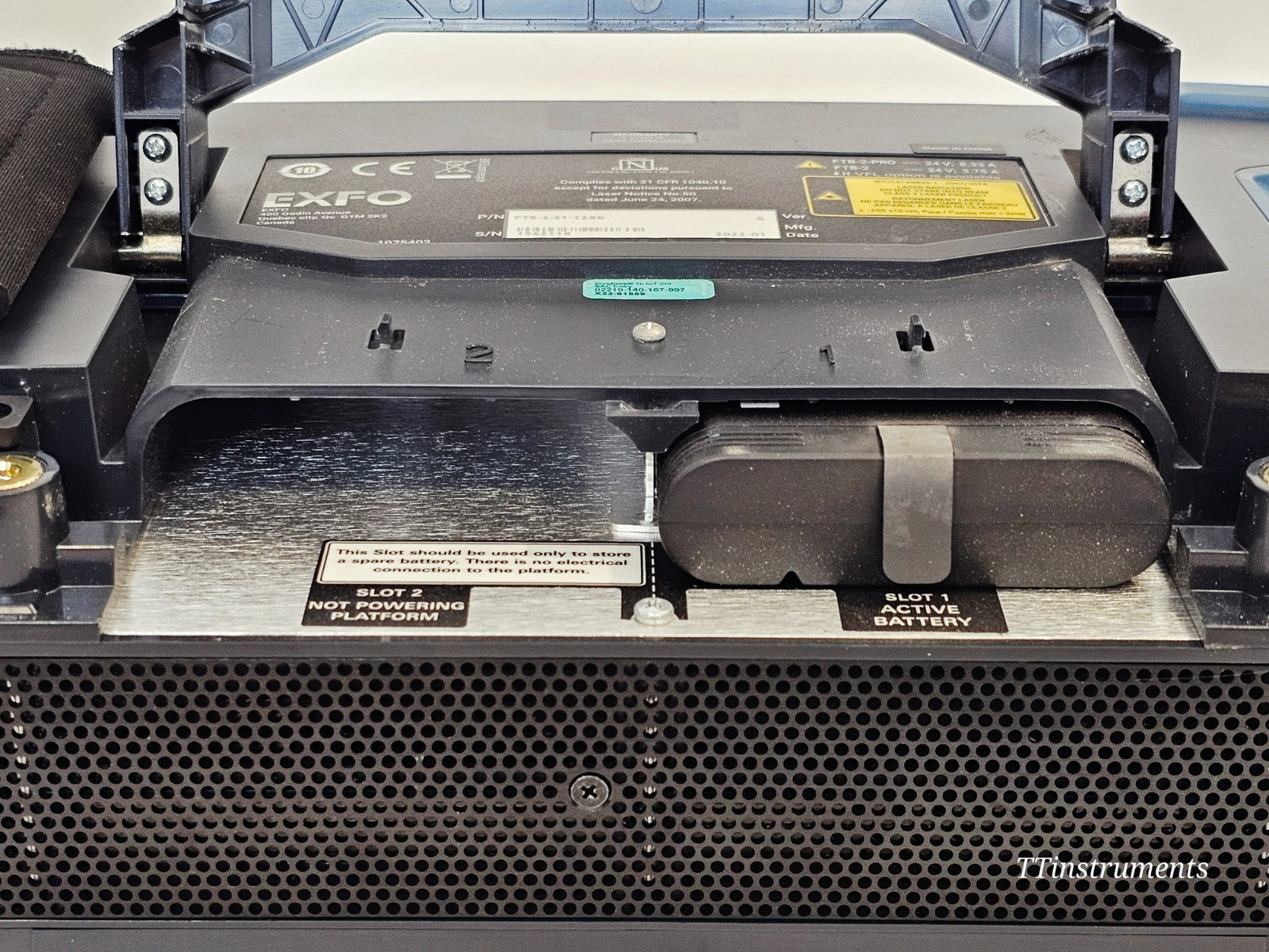 EXFO FOT-930 fibre optic tester bottom panel label