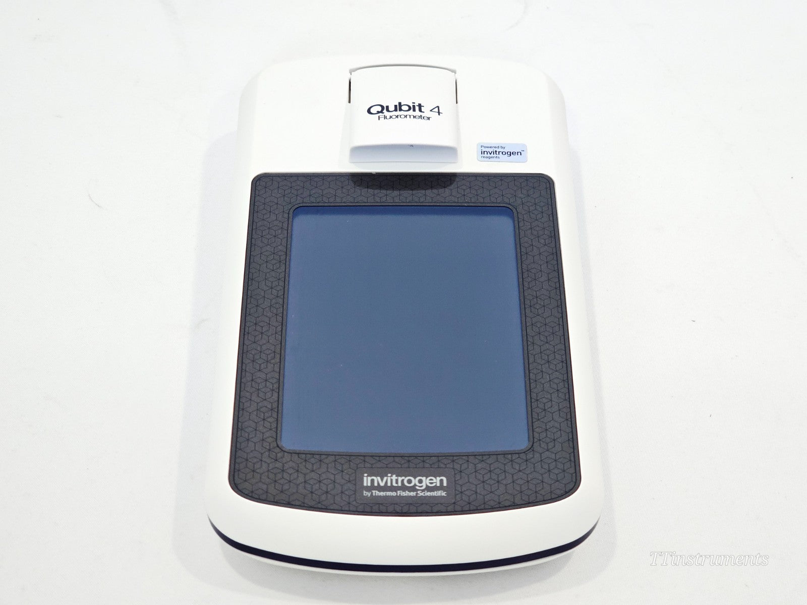 Invitrogen Q33226 Qubit 4 Fluorometer by Thermo Fisher Scientific