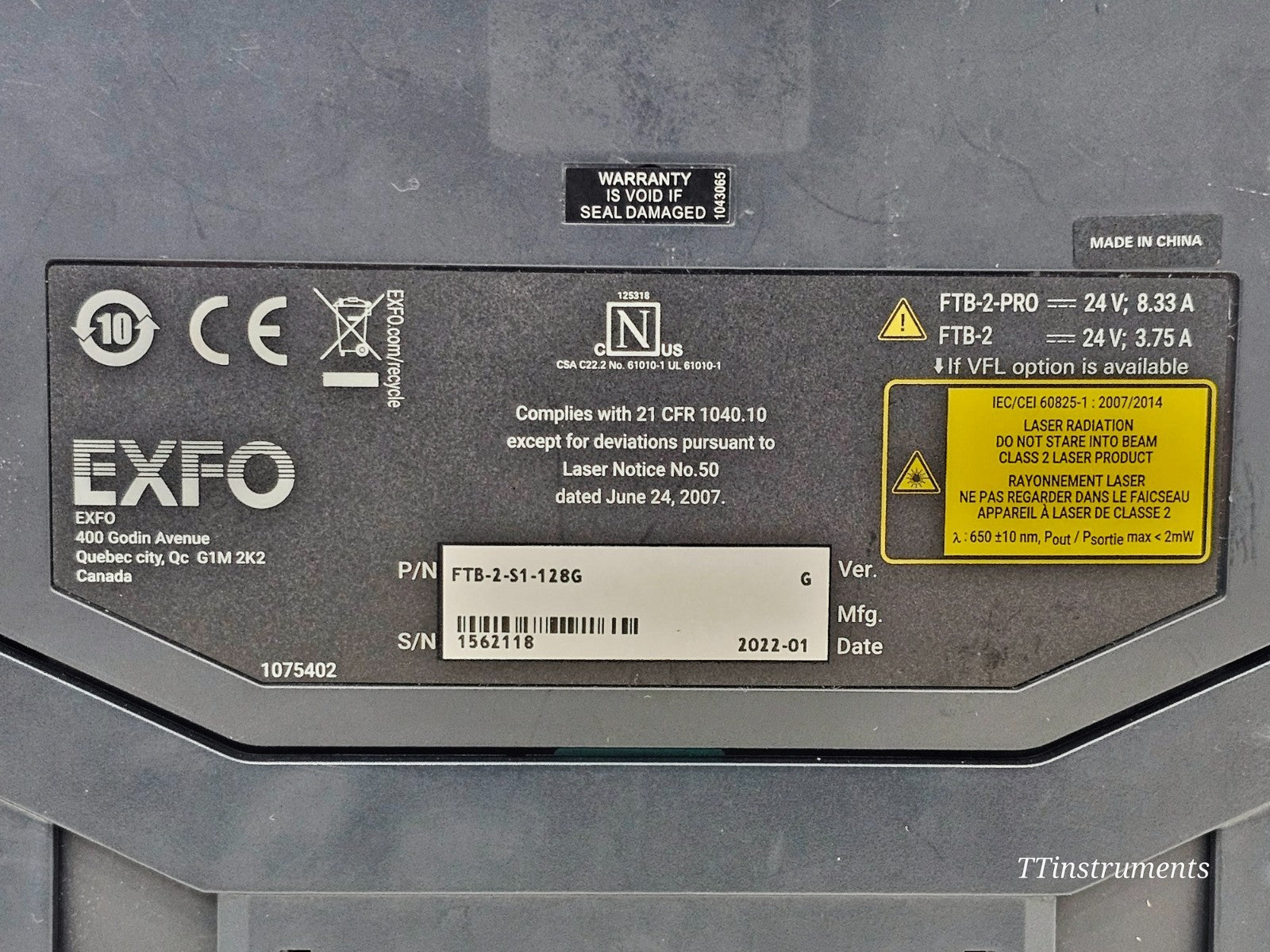 EXFO FOT-930 serial number and specification label