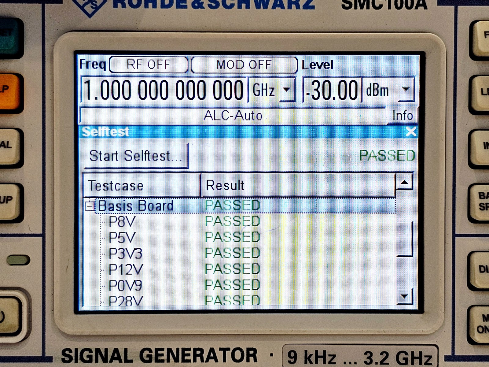 Rohde & Schwarz SMC100A 9 khz - 3.2 GHz Signal Generator SMC-B103 Option R&S SMC