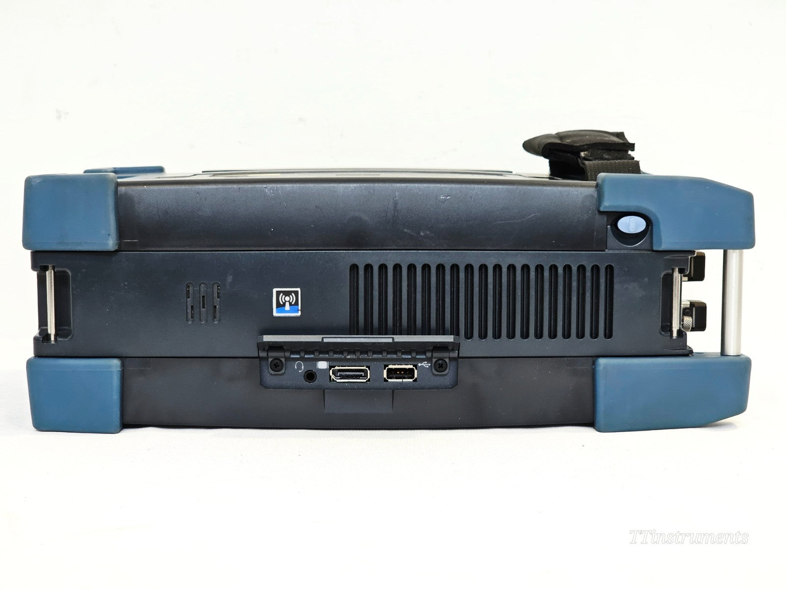 EXFO FTB-2 OTDR optical port and connector interface close-up detail