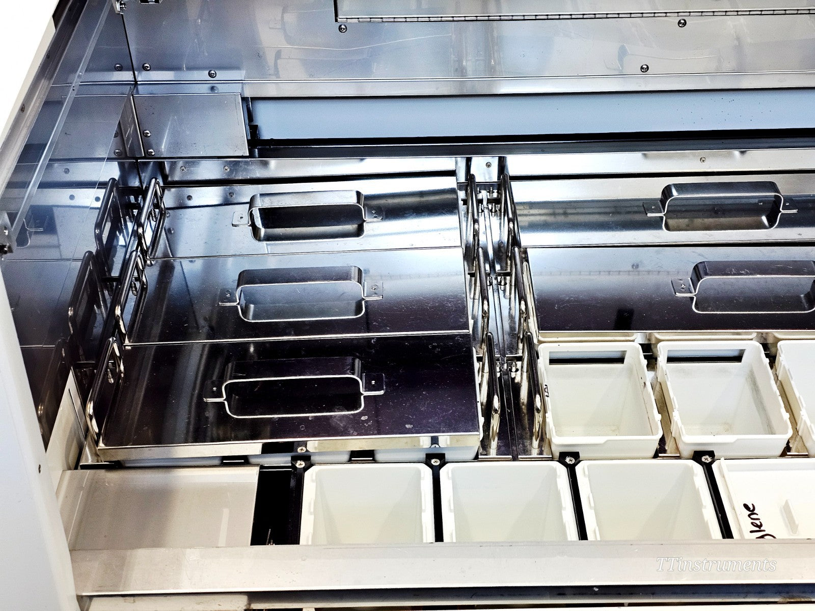 Sakura Tissue-Tek tissue stainer side view used histology instrument