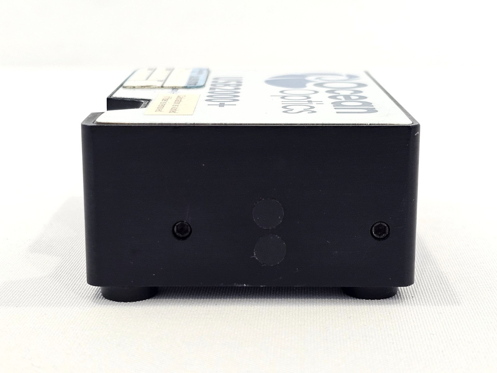 Ocean Optics USB2000+ spectrometer shown with included accessories, 199–884nm configuration