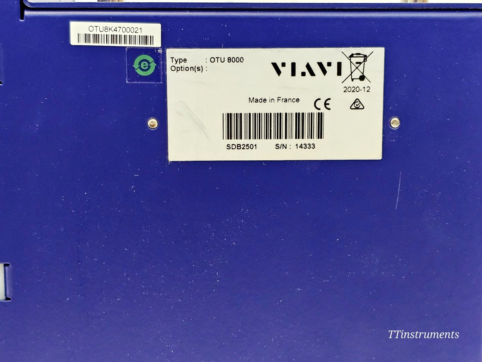 Viavi OTU 8000E v2 serial number label close-up — Type OTU 8000, S/N 14333, SDB2501, Made in France 2020-12