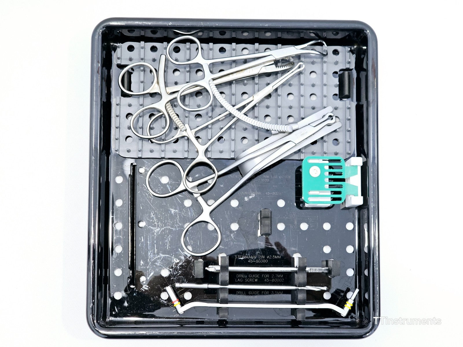 Stryker VariAx Distal Radius Locking Plate System components included in the set