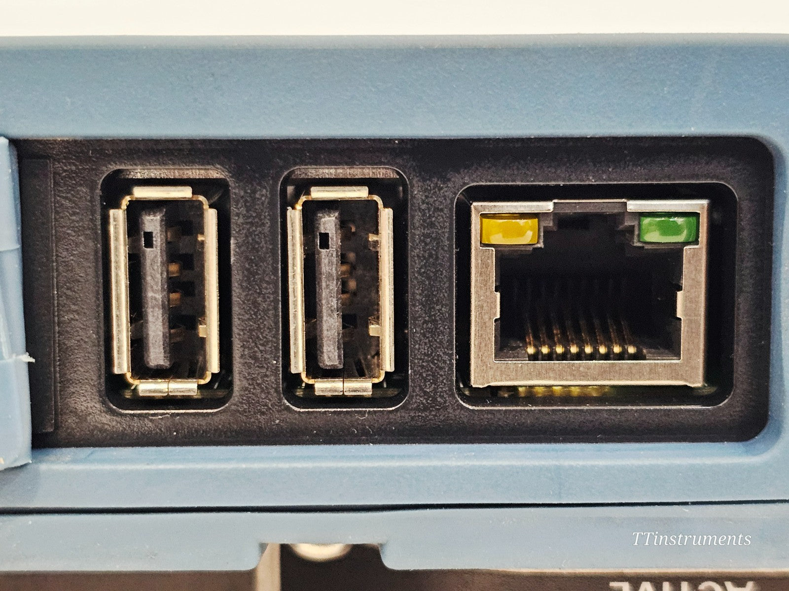 EXFO MAX-720C-SM1-EA OTDR angled view showing housing and build quality