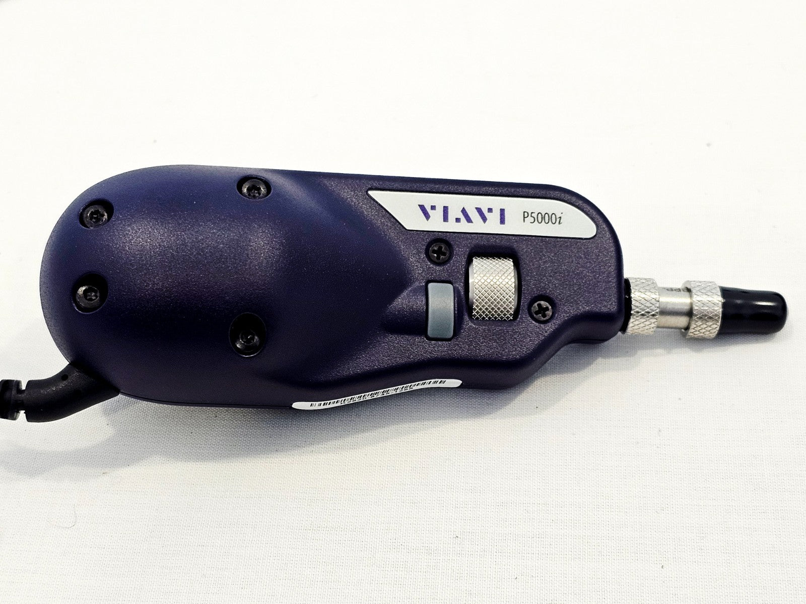 Viavi P5000i fibre inspection probe right-side view showing VIAVI label, focus wheel, capture button, and tip port