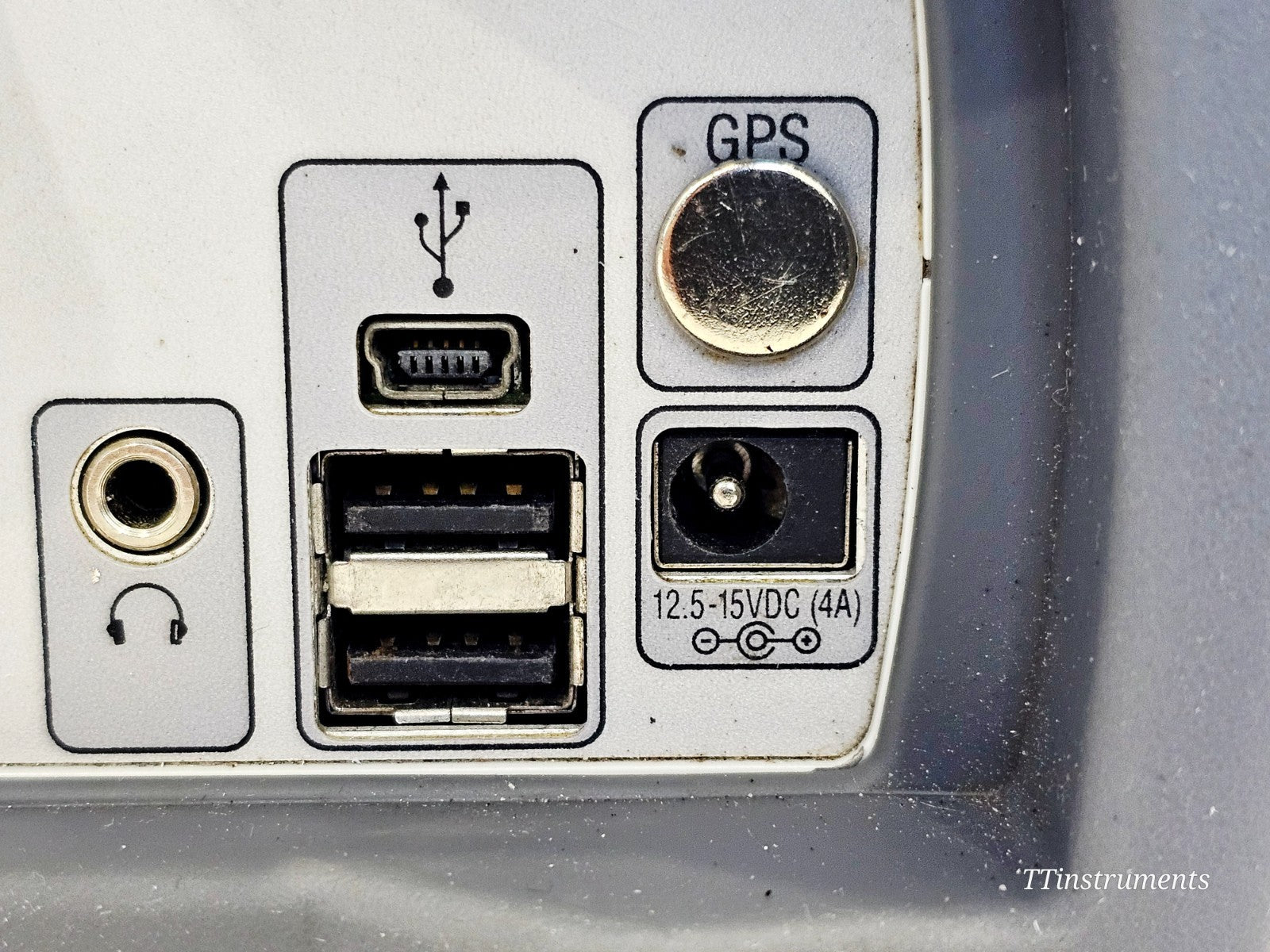 Anritsu S331E Site Master bottom panel and rubber bumper detail