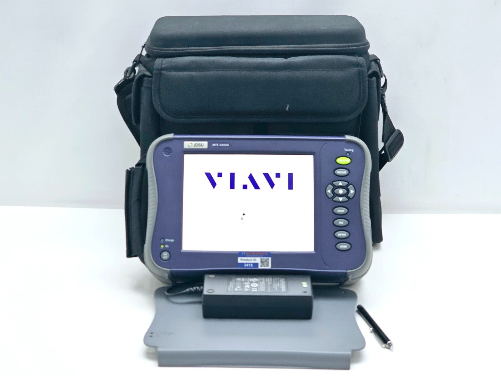 Viavi JDSU 6000V2 with OSA-110M Optical Spectrum Analyser module, front view