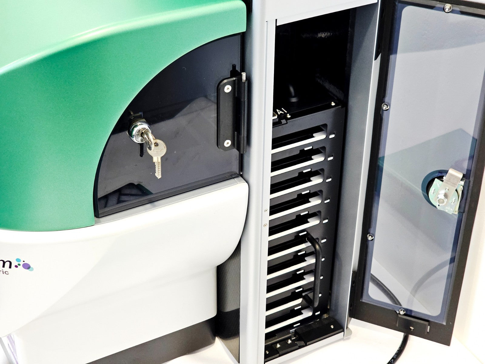 Solentim Cell Metric CLD High Contrast Imager w/10 Plate Heated Stacker MFG 2021