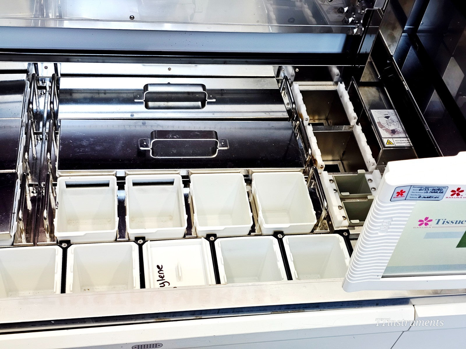 Sakura Tissue-Tek stainer reagent tray compartments detail
