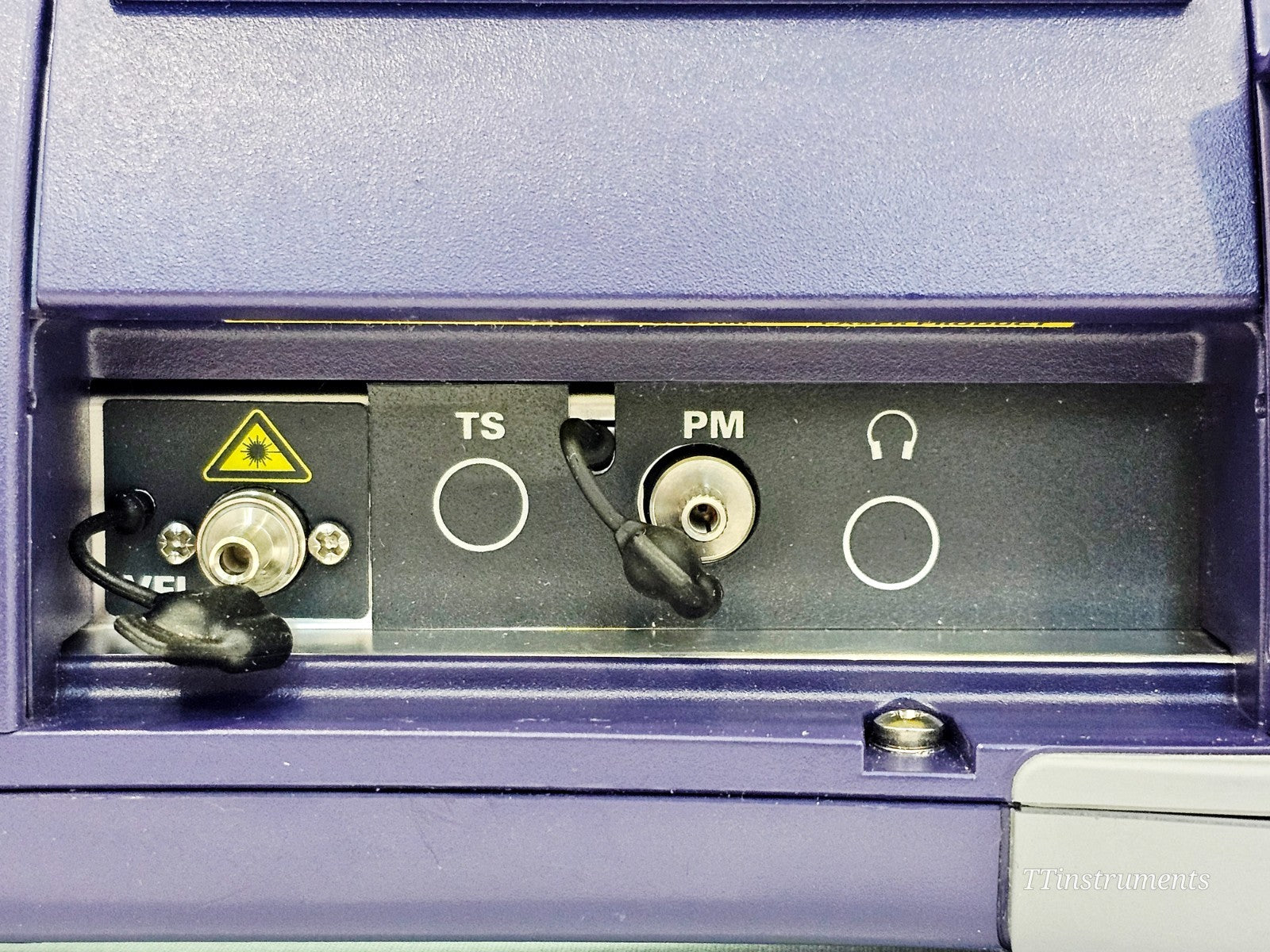 VIAVI JDSU optical spectrum analyser interface connector close-up