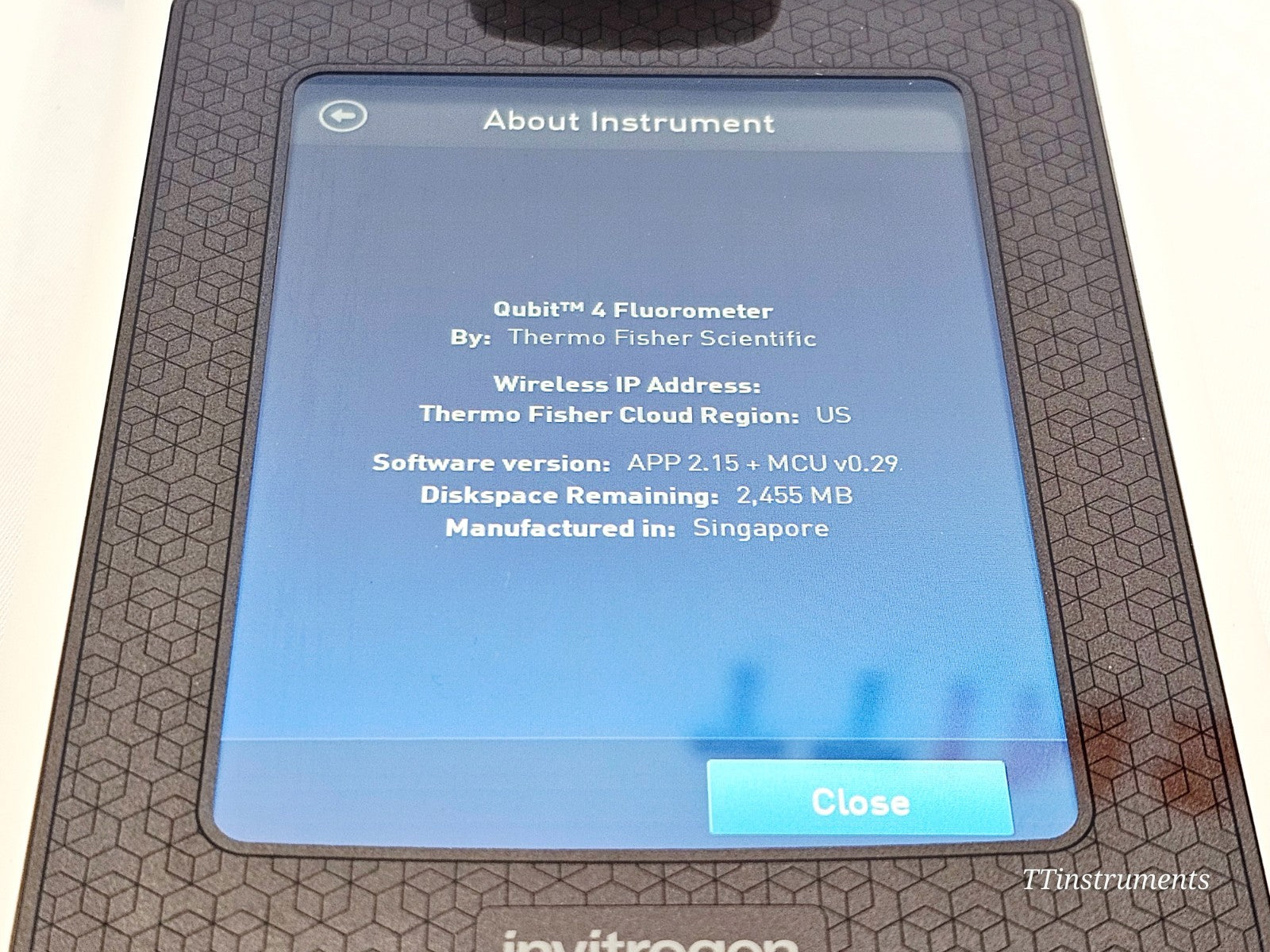 Invitrogen Q33226 Qubit 4 Fluorometer by Thermo Fisher Scientific