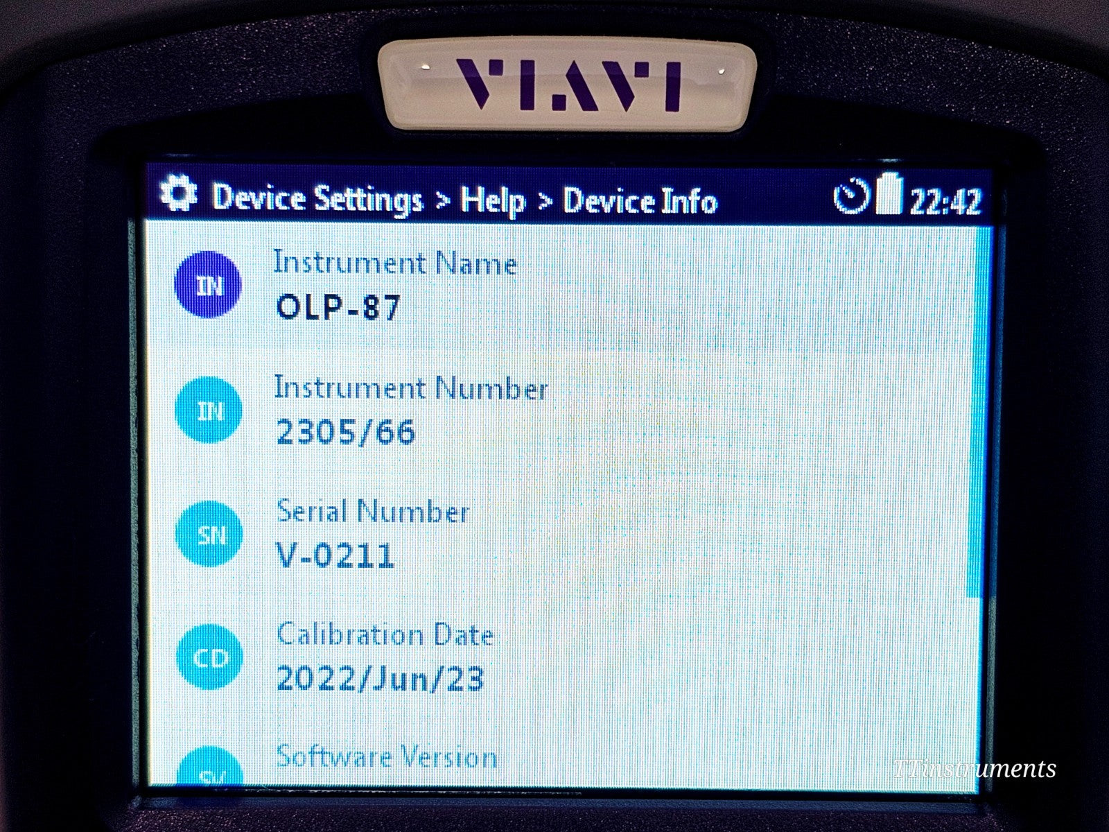 VIAVI OLP-87 fiber optic power meter angled view