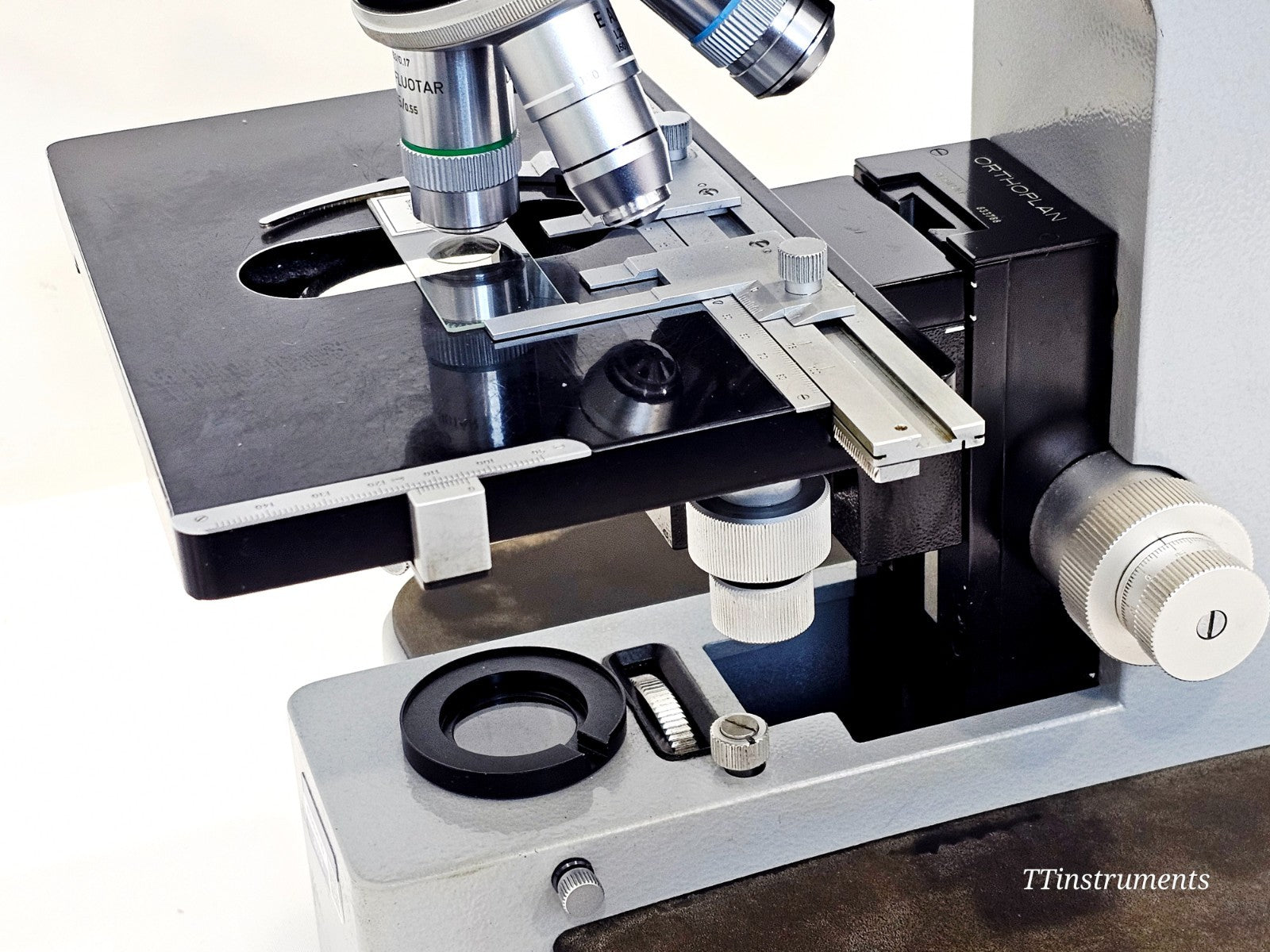 Leitz Orthoplan Compound Microscope with 6x Objectives & Illuminator