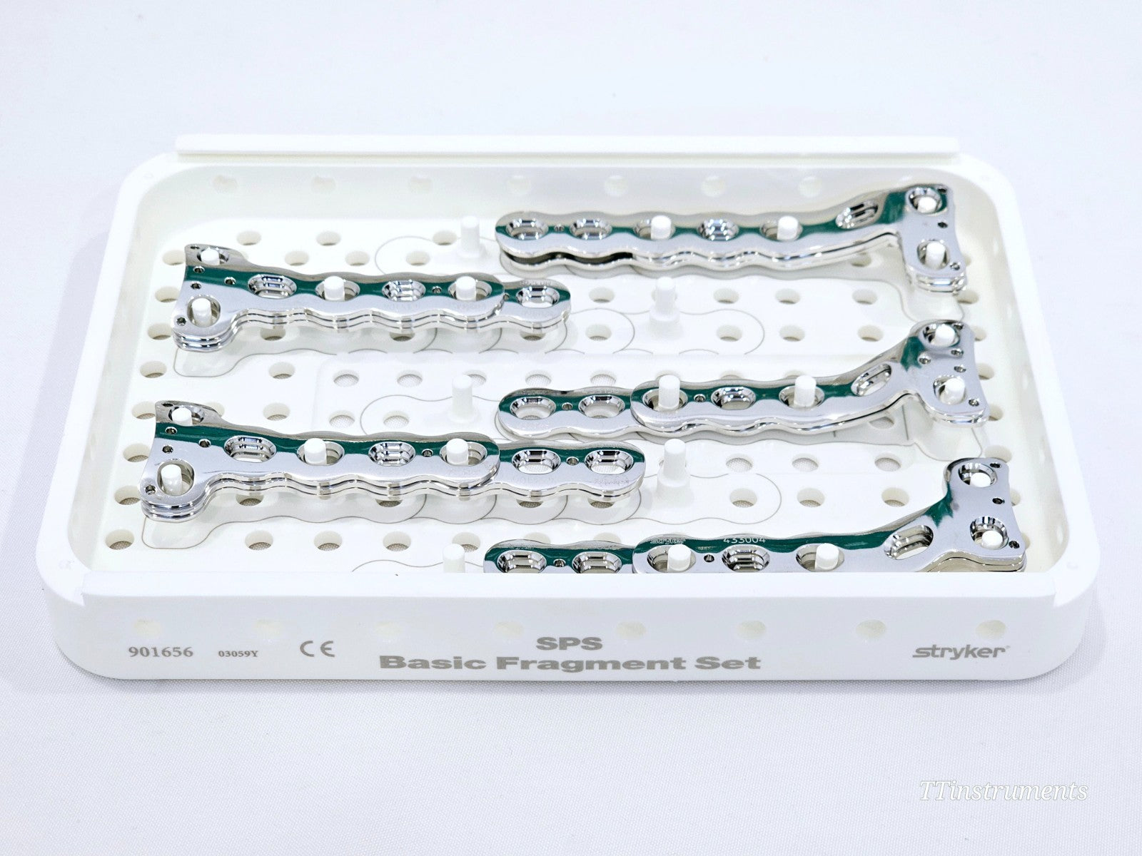 Stryker SPS Basic Fragment Set REF 901656 white tray with angled and straight plates including T and L-buttress plates
