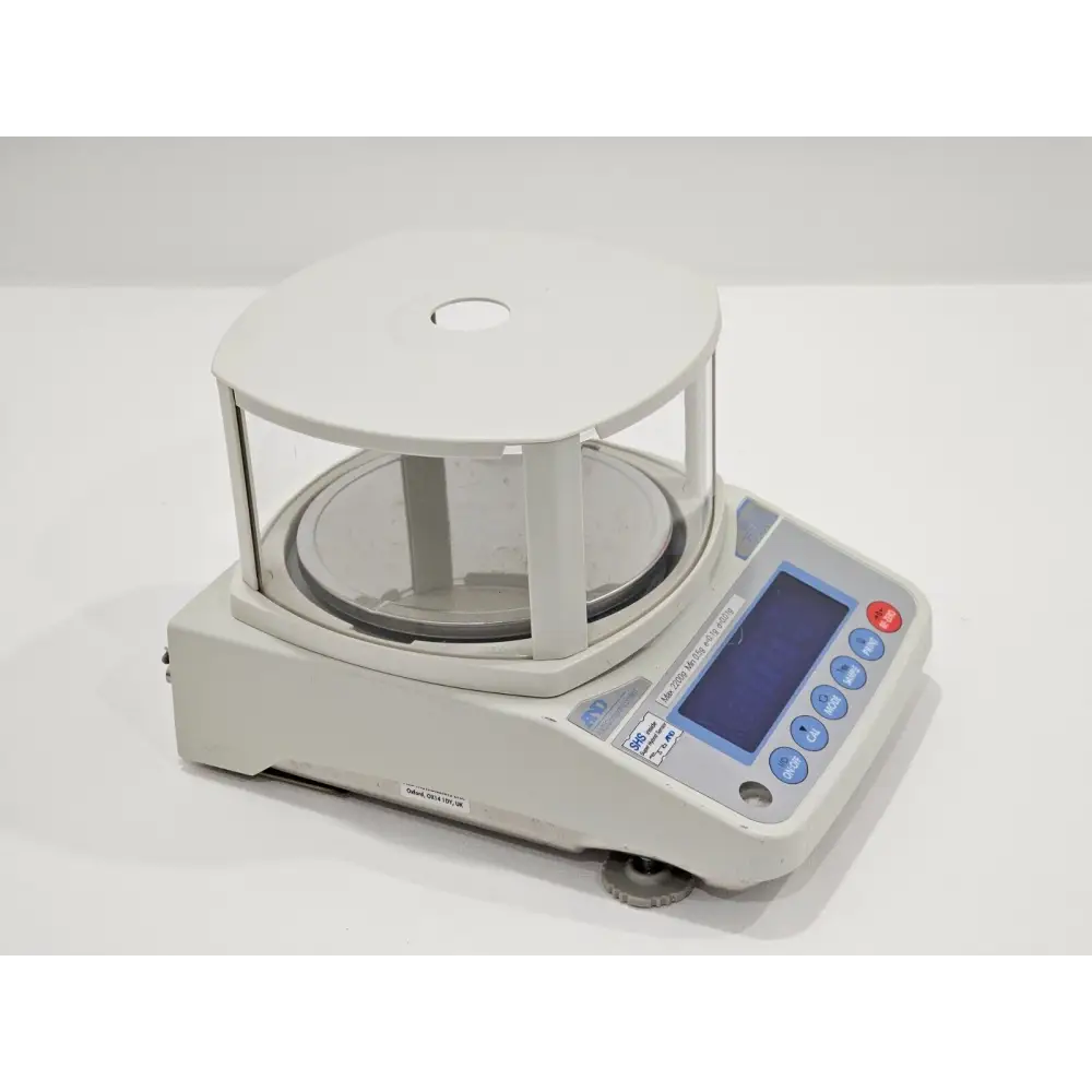 A&D FZ-2000i balance showing vacuum fluorescent display and stainless steel weighing pan