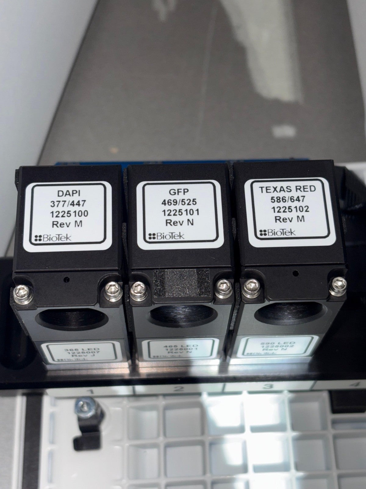 Agilent BioTek Cytation 1 Model CYT1V Cell Imaging Multimode Reader 365 465 590