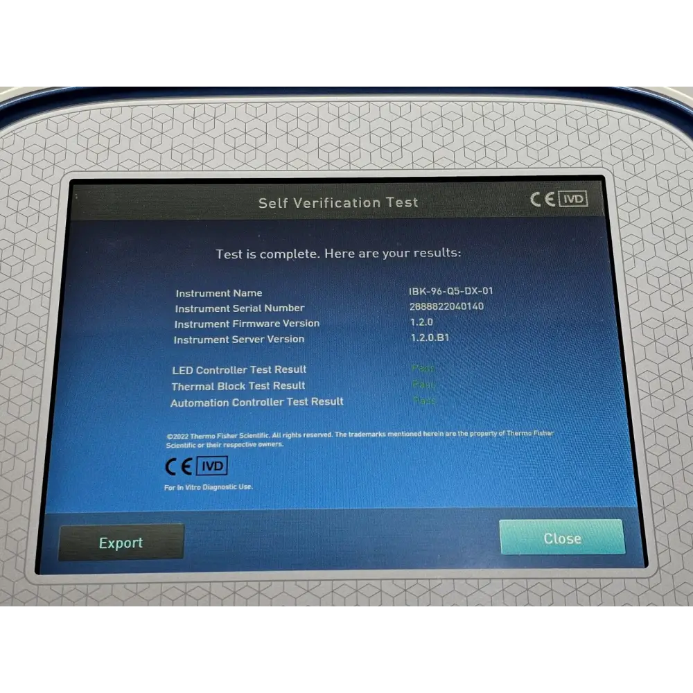 QuantStudio 5 Dx instrument power and status indicators with instrument powered on and self-test passed