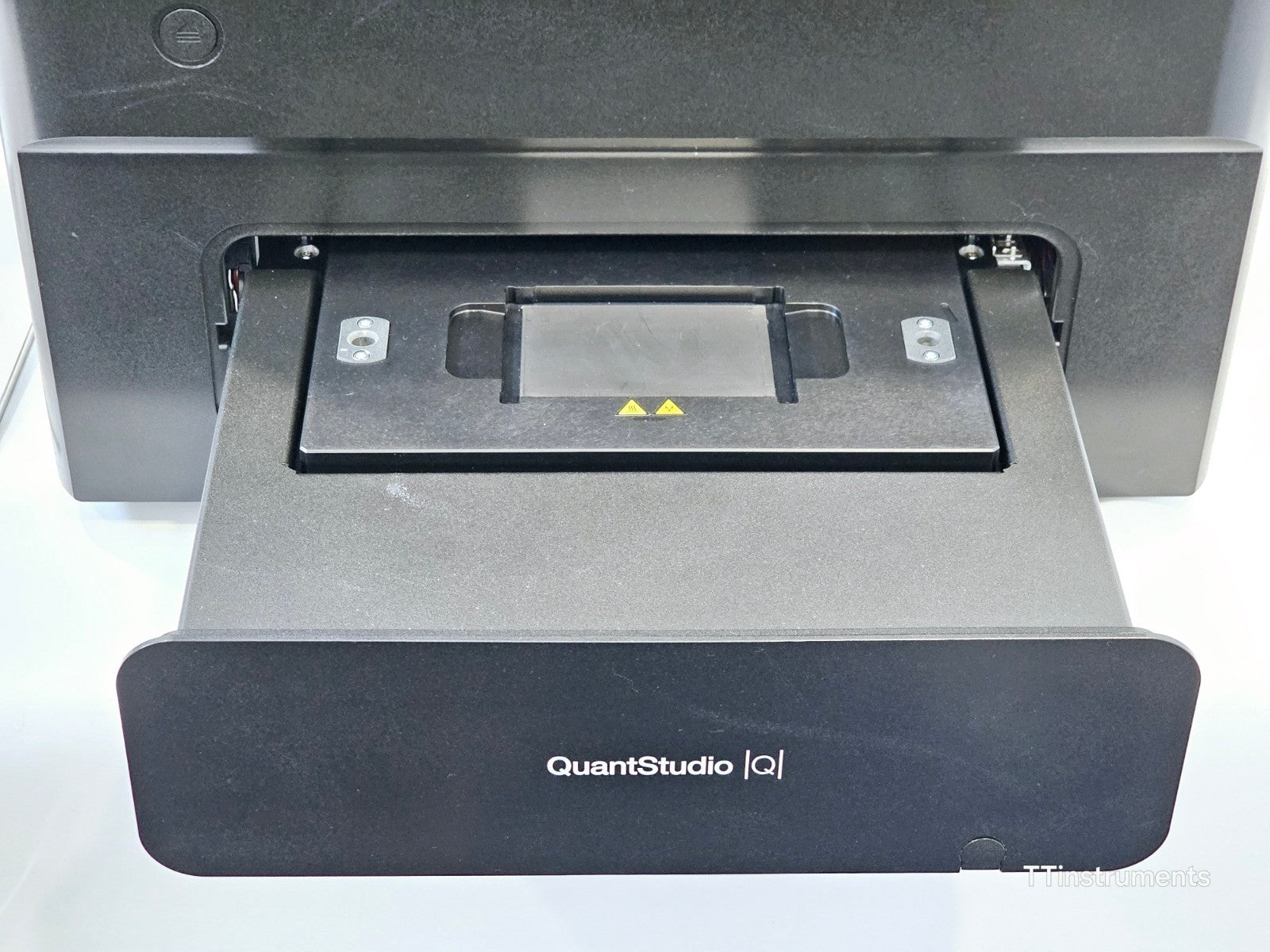 Applied Biosystems QuantStudio Absolute Q Digital PCR System Laptop and Software