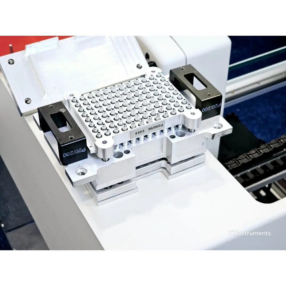 Biomek NXP base casting and instrument footprint showing bench-mount profile