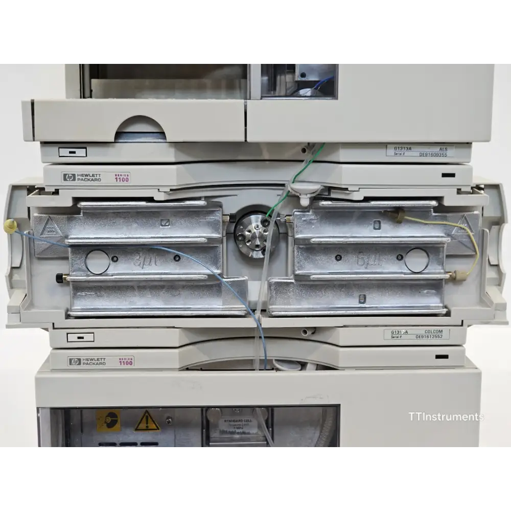 G1316A column compartment door open showing column position on HP 1100 HPLC