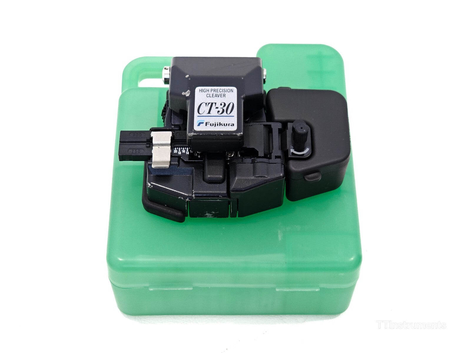 Calibrated Fujikura 70S Core Alignment Fusion Splicer + CT-30 Cleaver ARC 9104