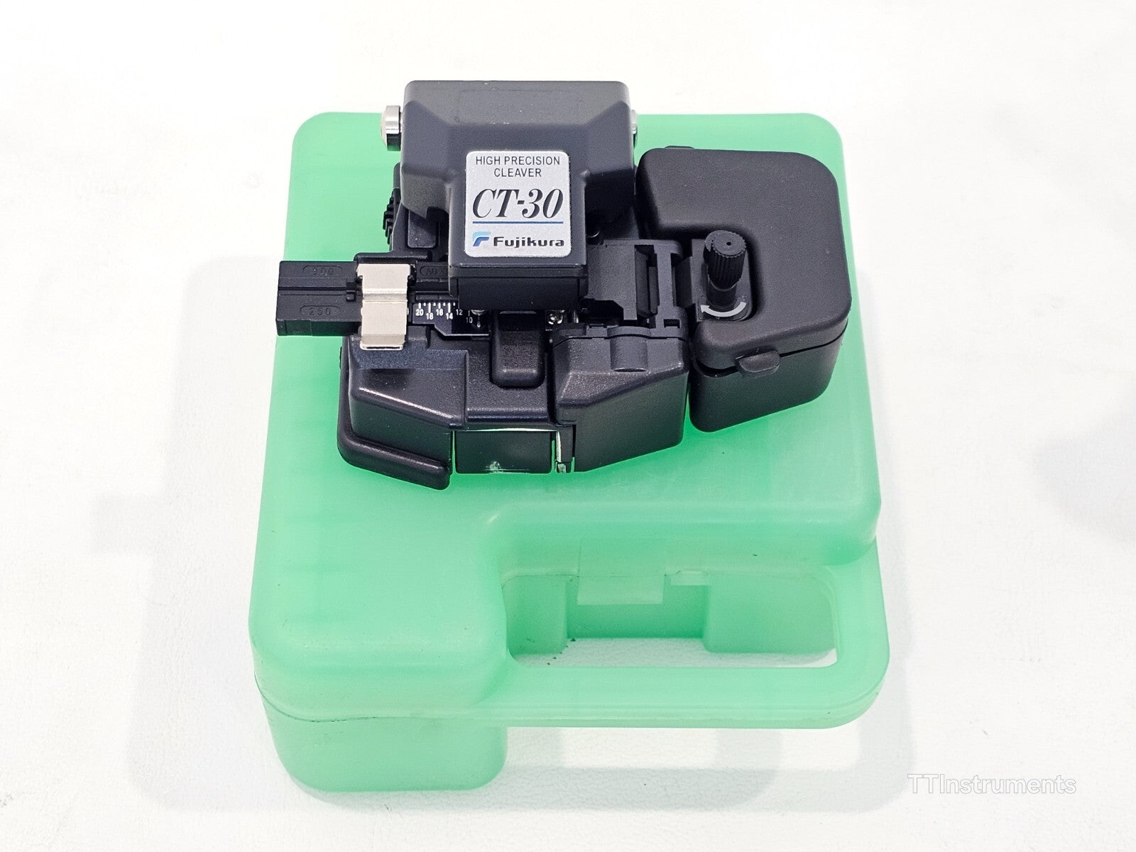 Calibrated Fujikura 70S Core Alignment Fusion Splicer + CT-30 Cleaver ARC 10318