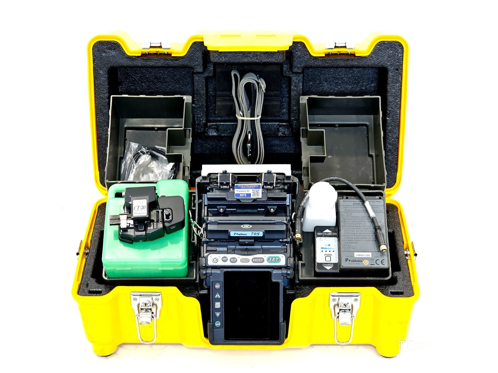 Calibrated Fujikura 70S Core Alignment Fusion Splicer + CT-30 Cleaver ARC 9104
