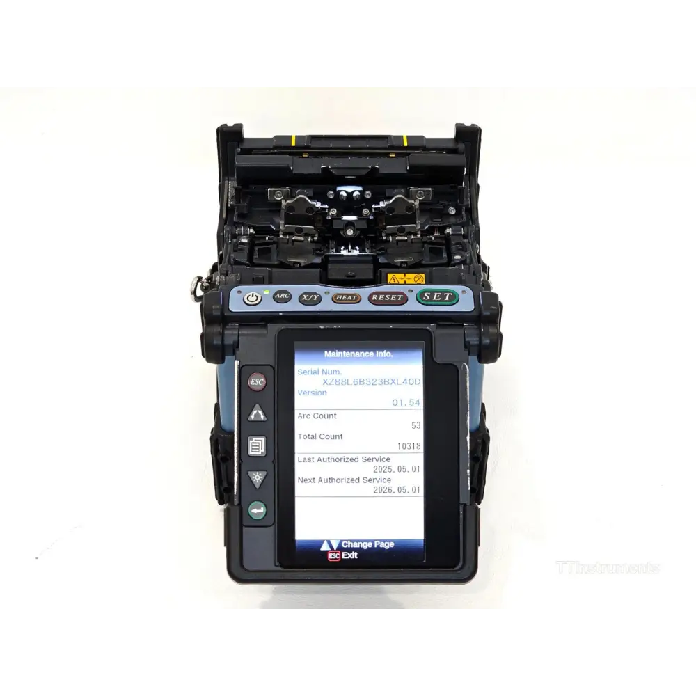 Fujikura 70S fusion splicer with CT-30 high precision fibre cleaver and hard carrying case