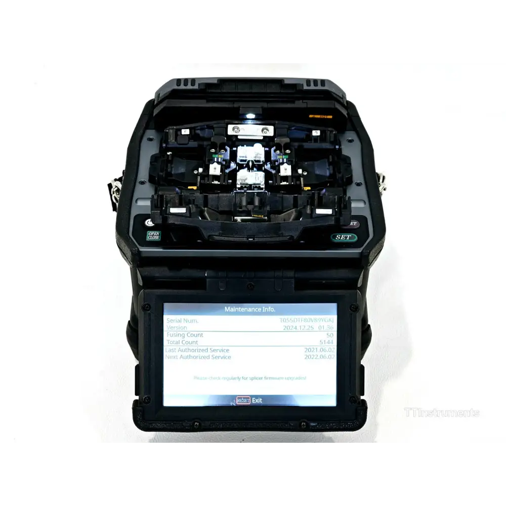 Fujikura 90S+ fusion splicer with CT-50 fibre cleaver and hard carrying case kit contents laid out