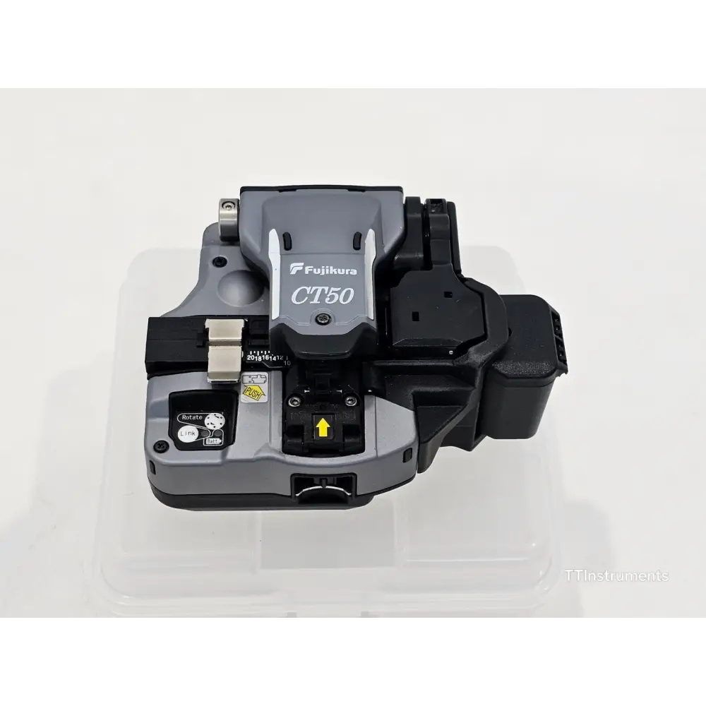 Fujikura 90S+ splicer kit with BTR-15 battery, AC adapter, alcohol pot, work tray and hard carrying case
