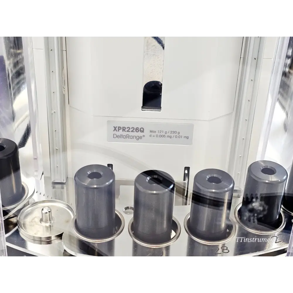 Mettler Toledo XPR226 balance and QS3 sample changer top-down view