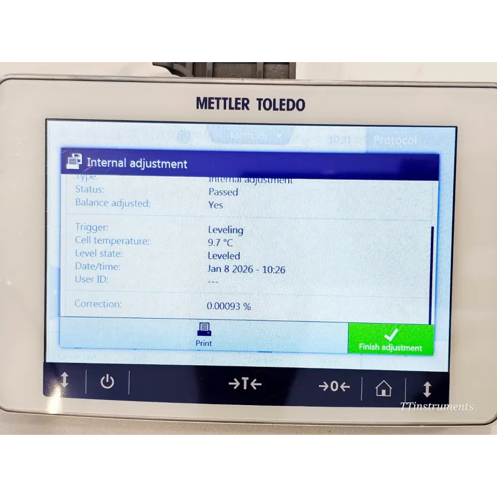 Mettler Toledo XPR226 balance motorised glass draft shield open showing weighing pan