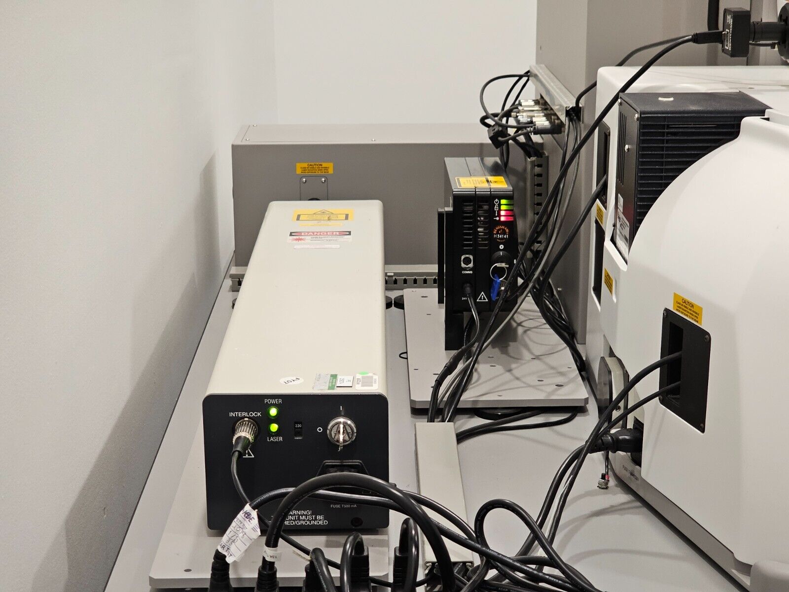 Calibrated Renishaw inVia Research-Grade Confocal Raman Microscope Spectrometer