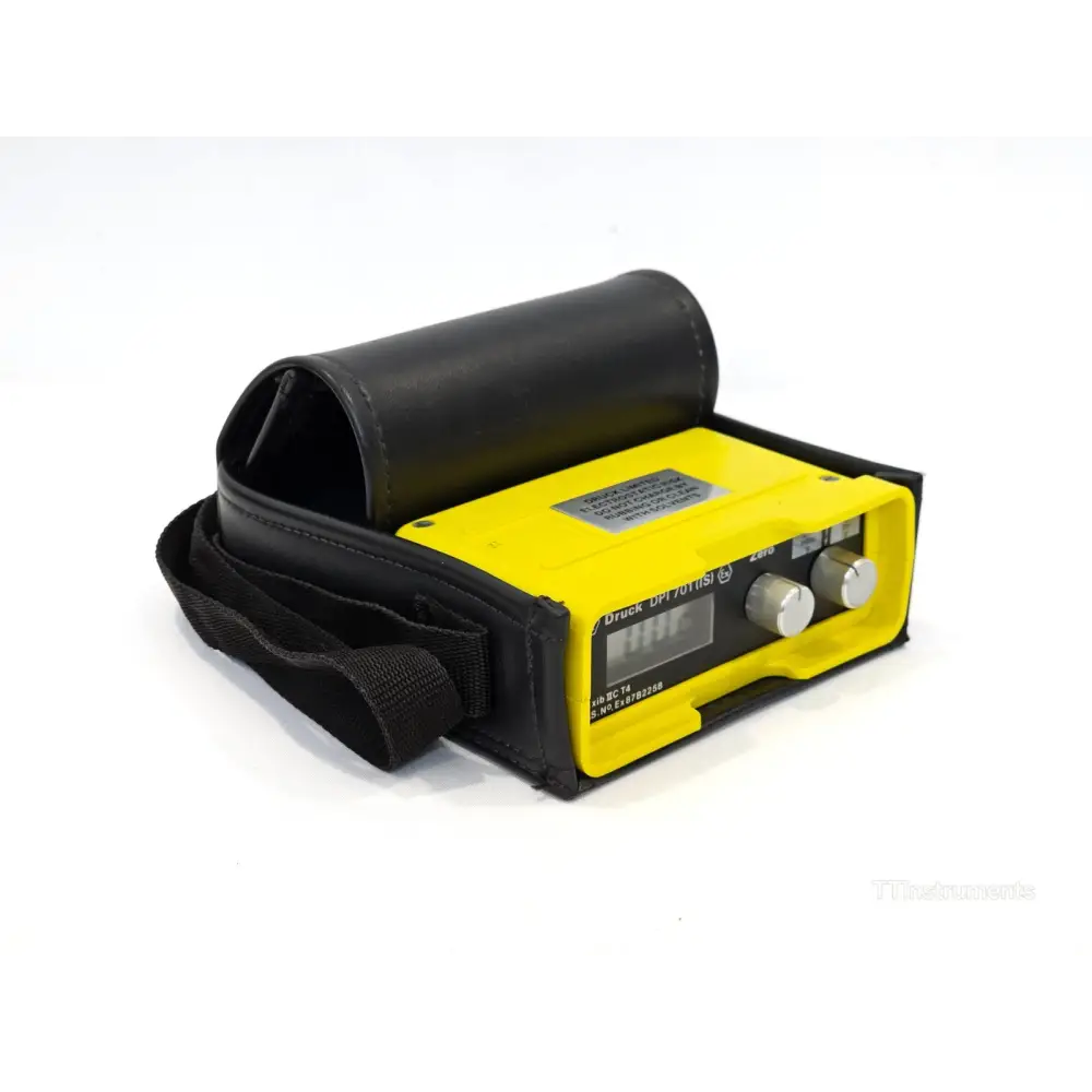 Druck DPI 701 IS pressure indicator in protective leather holster with shoulder strap