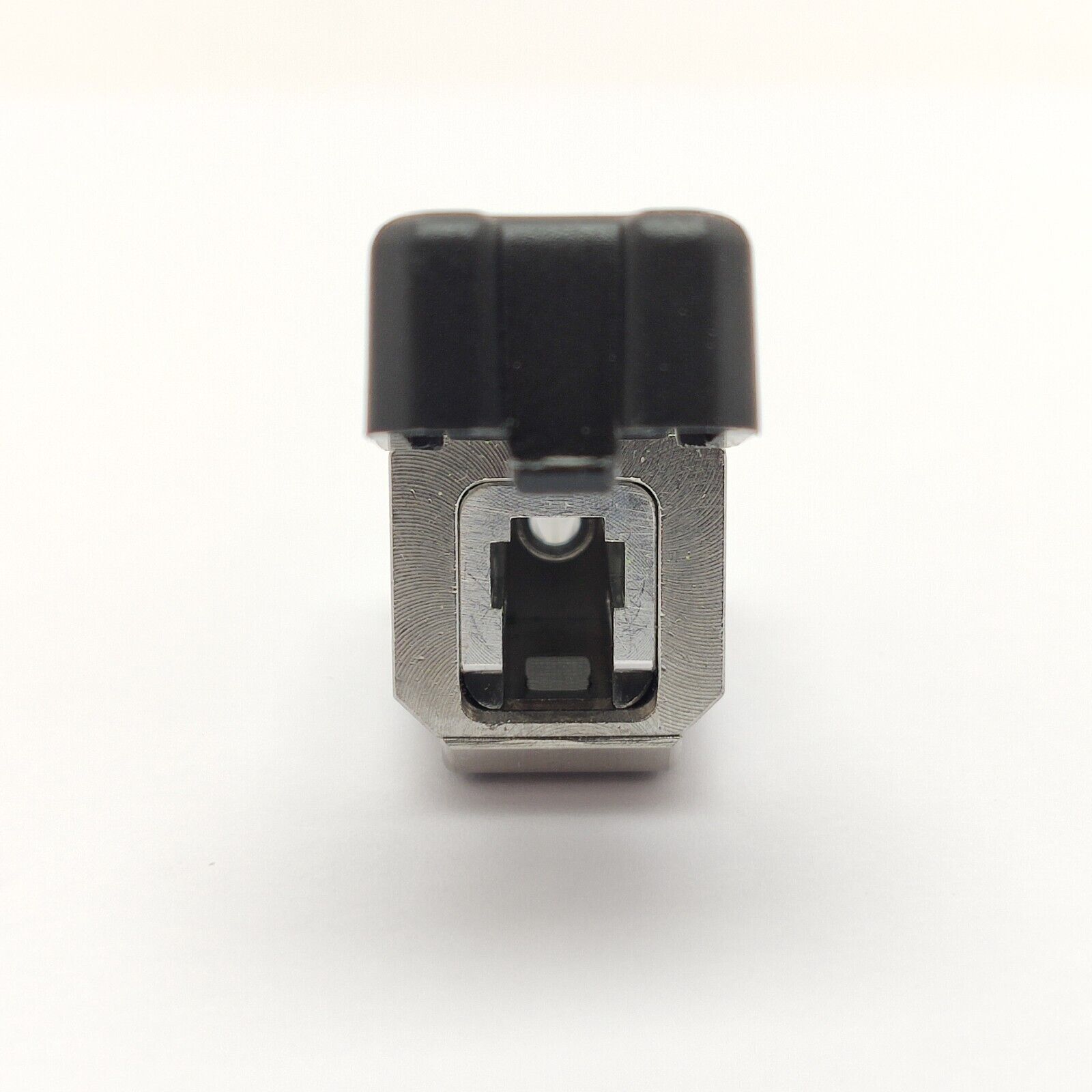 EXFO OTDR E-2000 EUI connector adapter close-up detail of connector body and locking collar