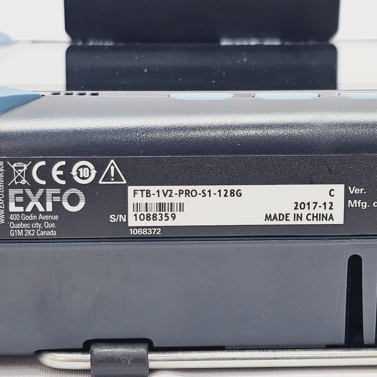 EXFO FTB-1 Pro rear panel and power adapter connector