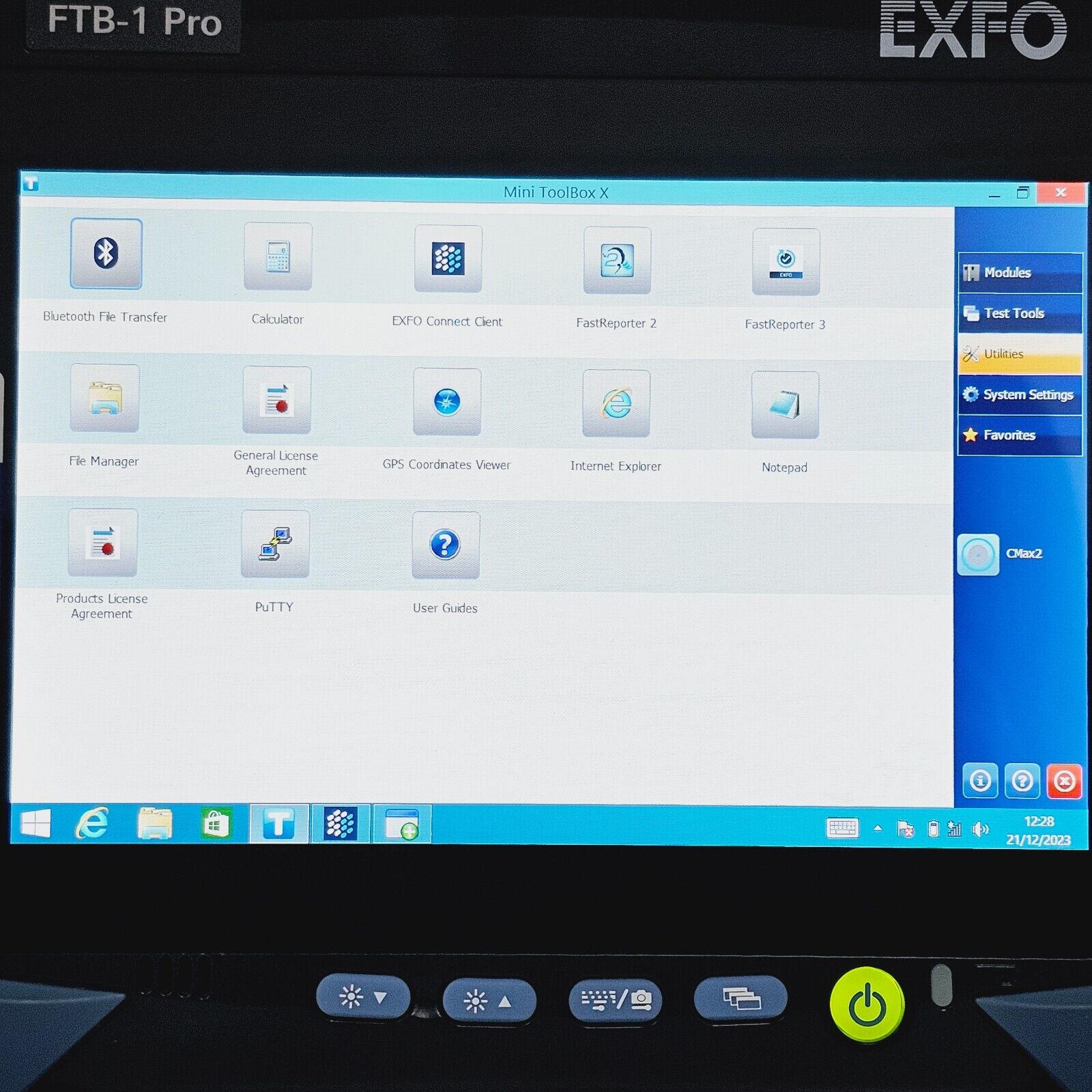 EXFO FTB-1 Pro w/ FTB-880v2 NetBlazer GigE Optical Electrical 1 Gigabit Ethernet