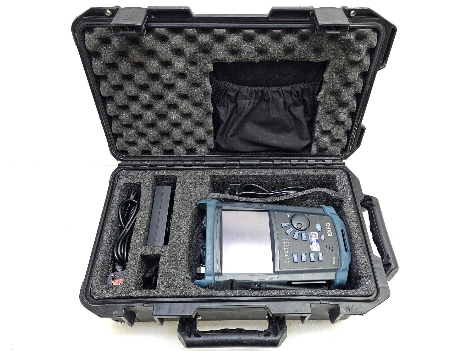 EXFO FTB-200 Mainframe w/ FTB-5240S-P OSA Optical Spectrum Analyzer 1250-1650 nm