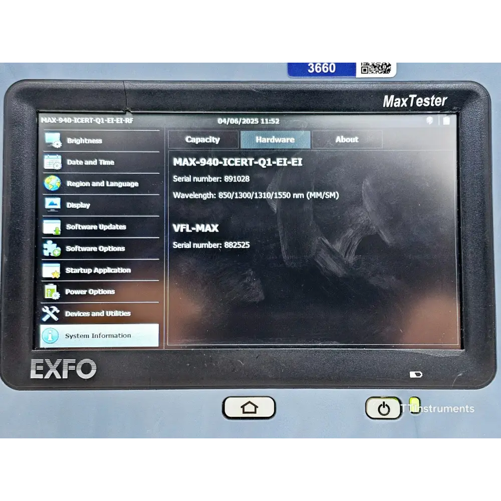 EXFO MaxTester 940 SC-PC connector close-up detail on main unit