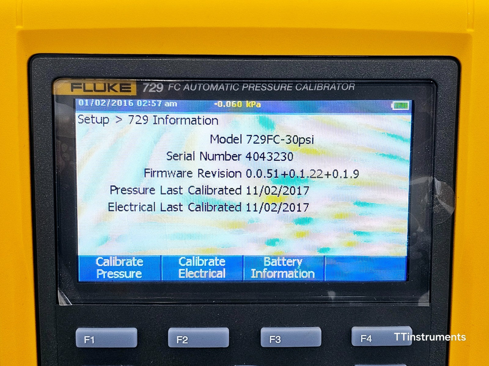 Fluke 729 FLK-729 30G FC Automatic Pressure Calibrator with Accessories 30 PSI
