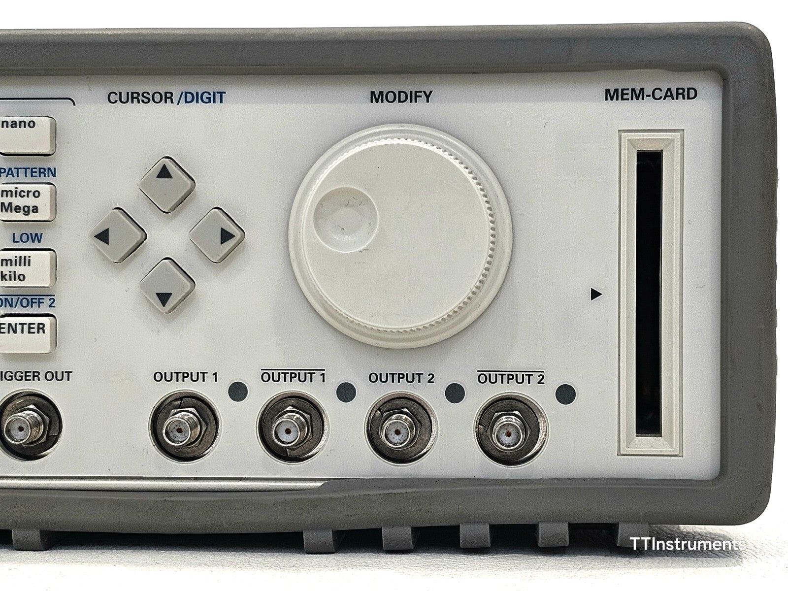 FOR REPAIR Agilent 81130A 400/660 MHz Pulse-/ Pattern Generator 81132Ax2